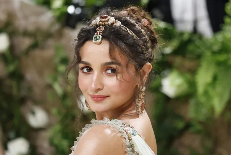 Alia Bhatt Praises Lokah, Kalyani Priyadarshan Responds with Heartfelt Message alia